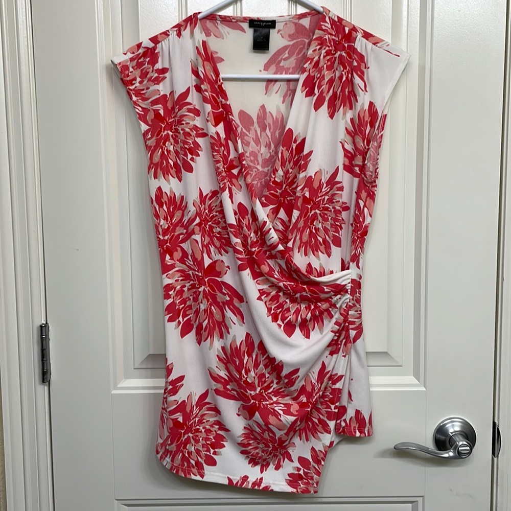 Ann Taylor blouse sleeveless size medium